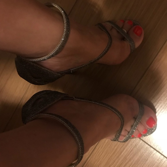Victoria Secret ankle strap heels - Picture 4 of 6